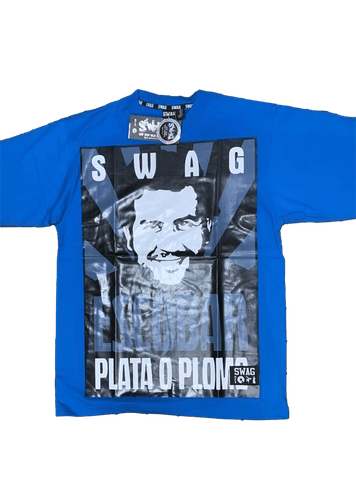 Camiseta con diseño impreso de Pablo Escobar y la frase "Plata o Plomo" junto con la palabra "Swag". Color azul.
