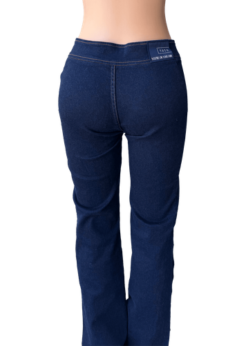 Espalda (una de dos) - Pantalón de mezclilla plano en color azul marino.