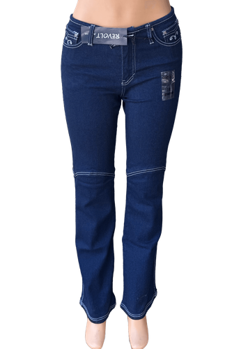 Vista delantera (una de dos) de un pantalón jean de mezclilla azul oscuro con detalles de costura en blanco.